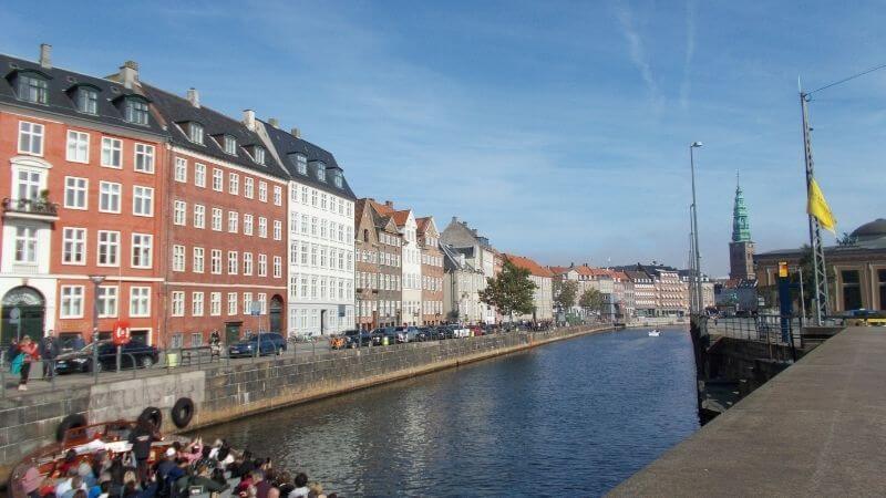 【観光経路】２）Nyhavn ：運河を走る観光ボートに乗船