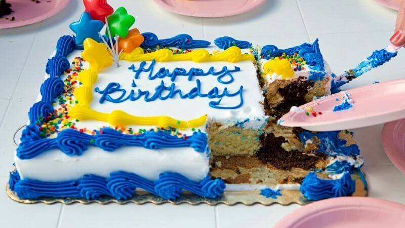 大きな誕生日ケーキ