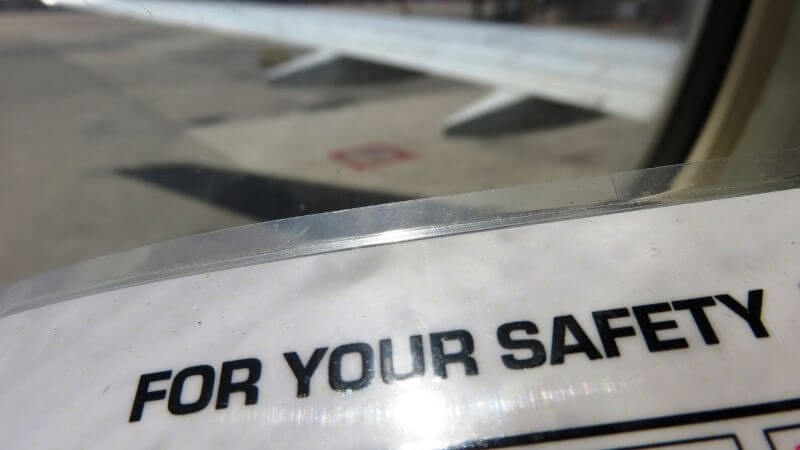 機内の安全説明書