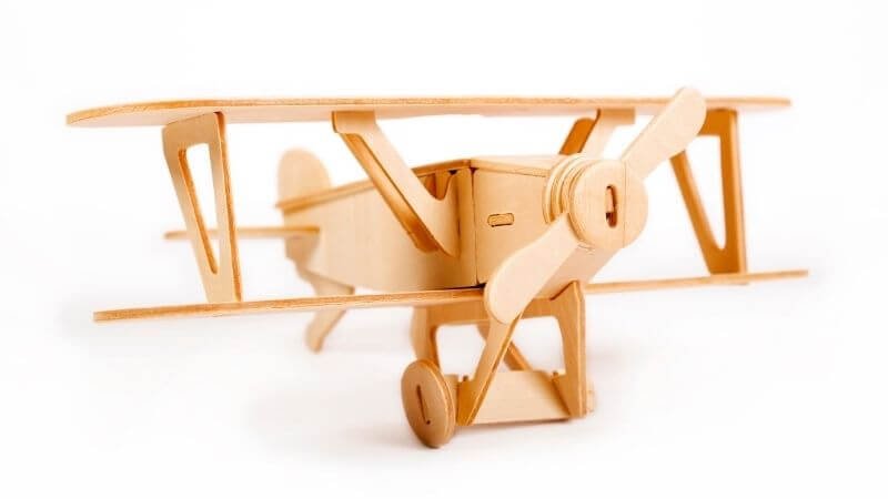 木製の模型飛行機