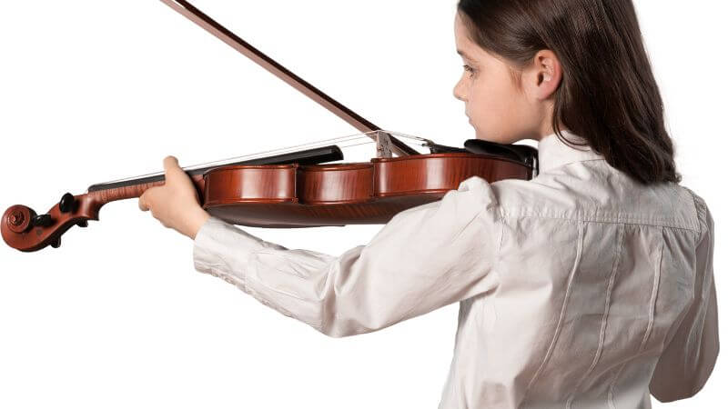 【実話モンスターペアレント】わが子のためなら学芸会の種目変更が当然。ヴァイオリンをつまらなさそうに弾く女の子